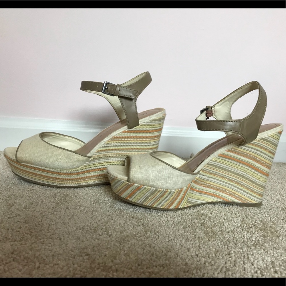 LC Lauren Conrad Dakota Natural wedge sandals
